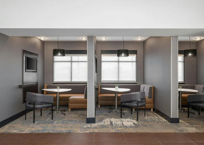 By Marriott 3* Champaign