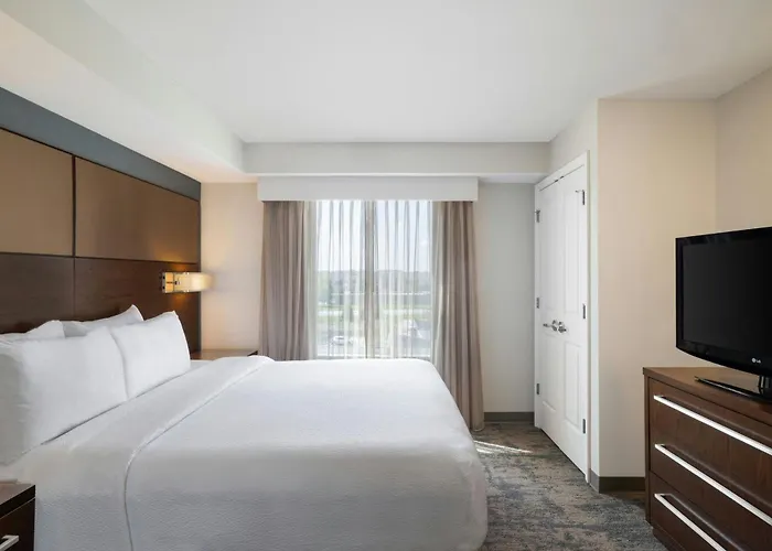 Hotel By Marriott