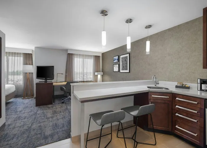 Hotel By Marriott Champaign