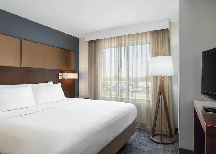 Hotel By Marriott Champaign