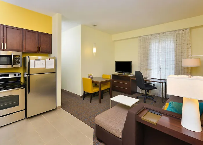 Hotel By Marriott