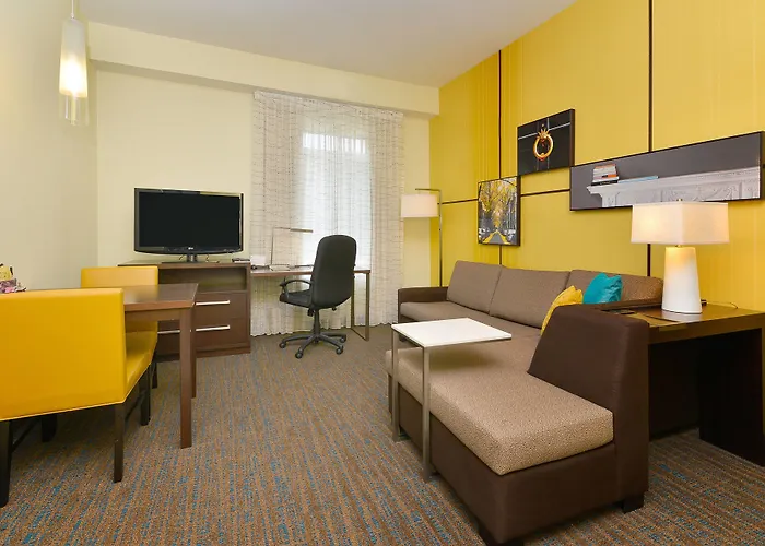 Hotel By Marriott