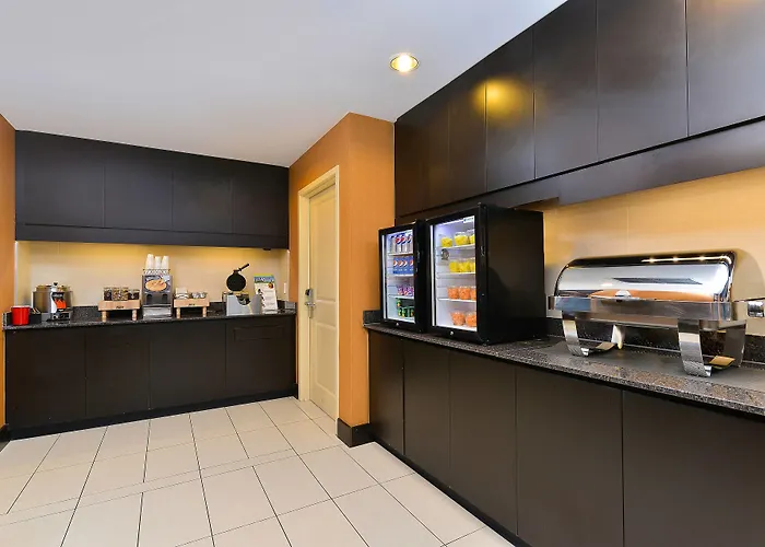 Hotel By Marriott Champaign