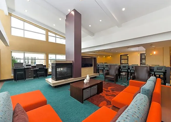 Hotel By Marriott Champaign