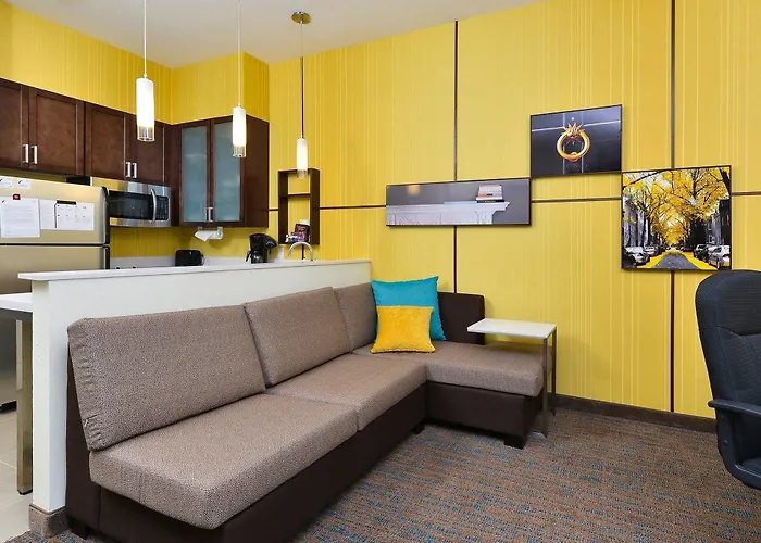 Hotel By Marriott Champaign